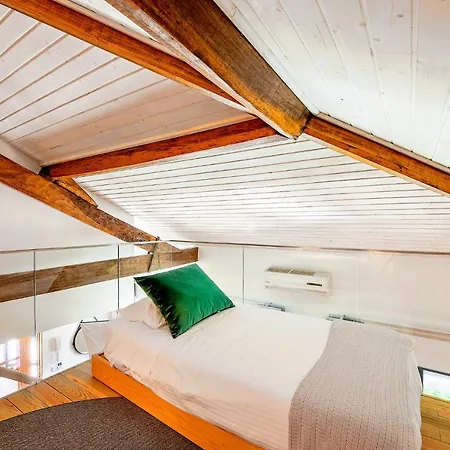 Wake Up Famalicao アパートホテル 4*