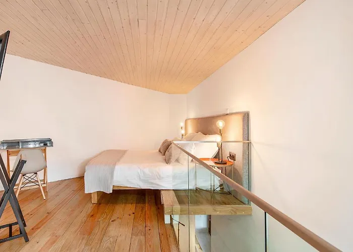 Wake Up Famalicao Aparthotel 4*