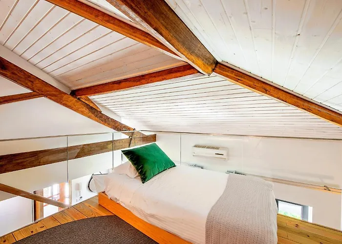 Wake Up Famalicao Aparthotel 4*